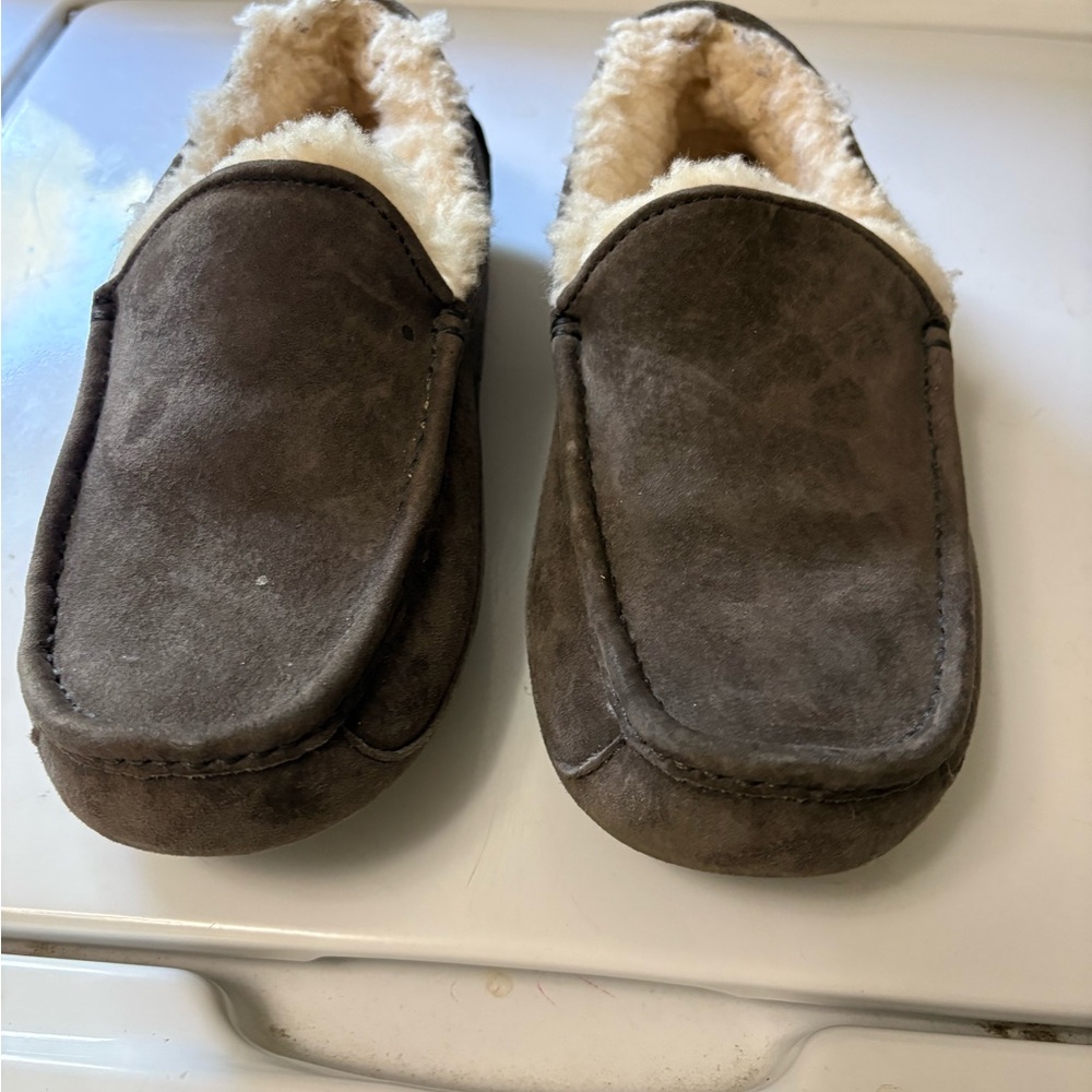UGG Grey/Brown Suede Indoor Slipper with Plush Lining - Picture 2 of 6